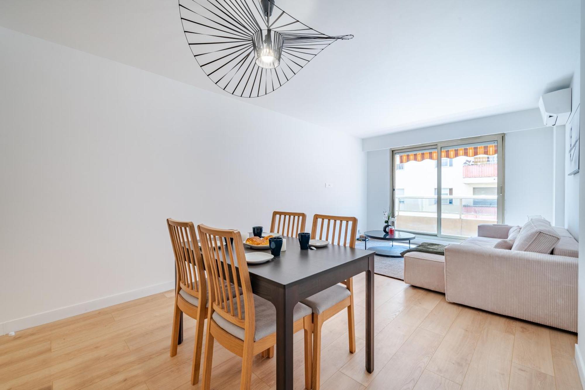 Near Old Town And Fully Renovated Leilighet